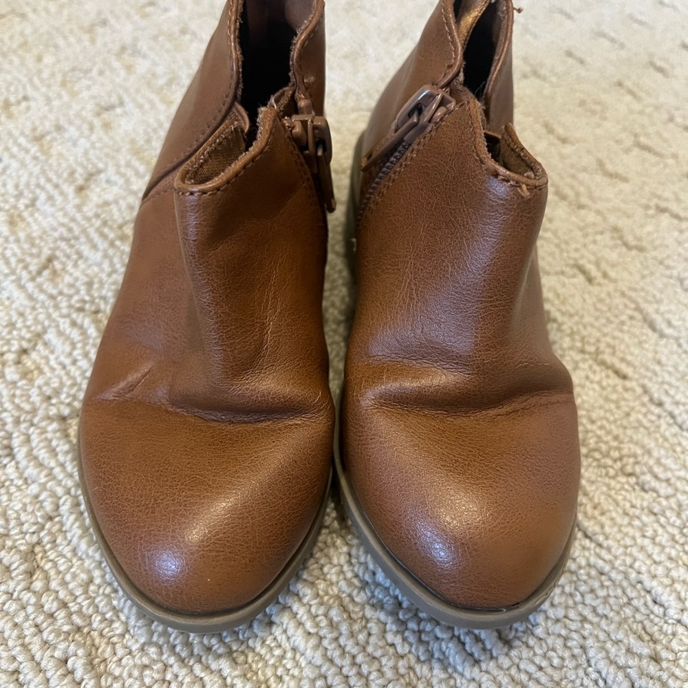 Old Navy Kids Tan Leather Boots